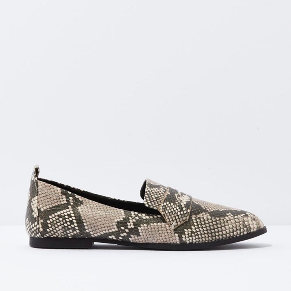 American Eagle Women’s Size 11 Beige Brown Animal Snake Skin Print Loafer Flat